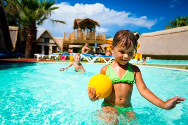iStock_000016447805SmallENTERTAIMENT.jpg