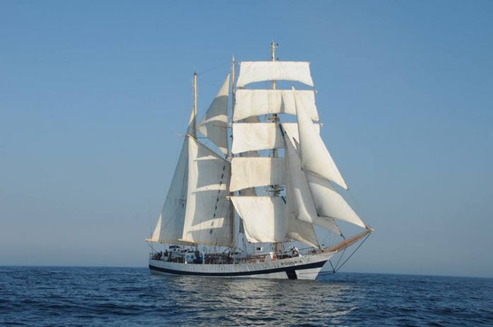 ship3.jpg ship3.jpg