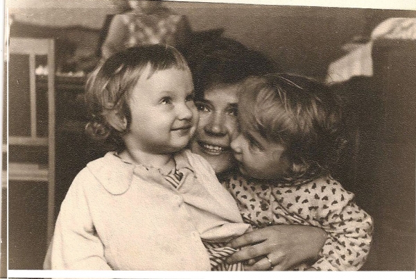 sister2.jpg sister2.jpg